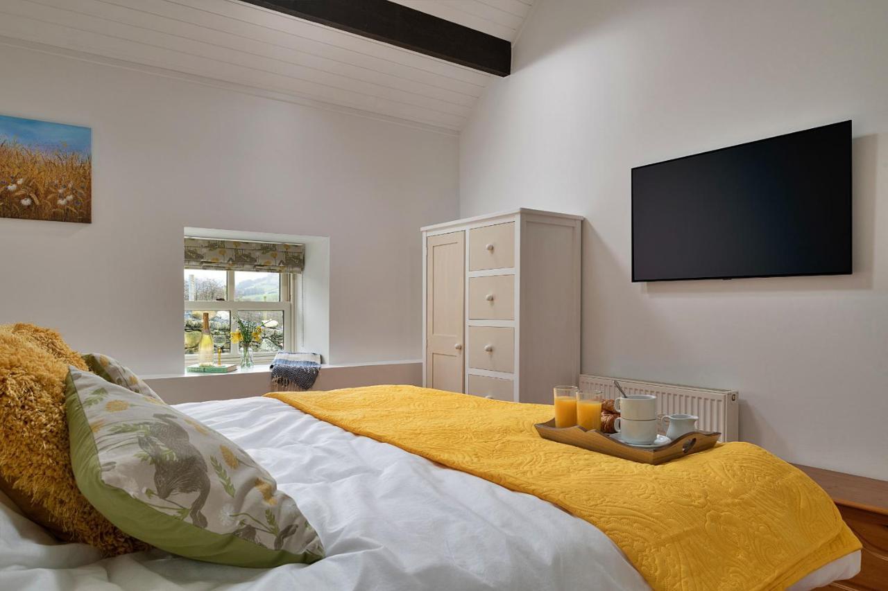 Finest Retreats - Moelis Granary - Luxury Cottage With Hot Tub Llandrillo Exterior foto