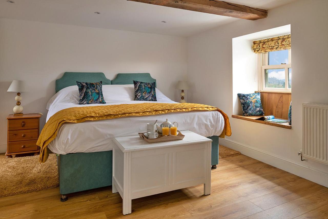Finest Retreats - Moelis Granary - Luxury Cottage With Hot Tub Llandrillo Exterior foto